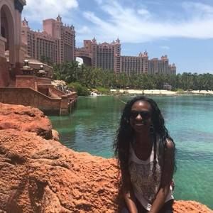 Meet your Posher, Ellyssa